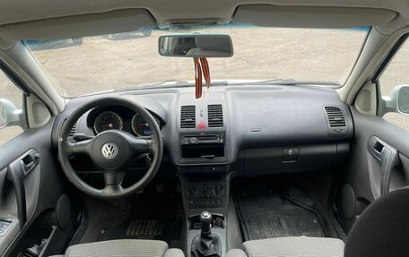 Volkswagen Polo III рестайлинг, 2001 год, 310 000 рублей, 2 фотография