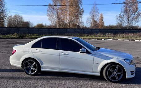 Mercedes-Benz C-Класс, 2011 год, 1 600 000 рублей, 1 фотография