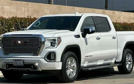 GMC Sierra, 2021 год, 6 790 000 рублей, 3 фотография