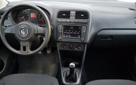 Volkswagen Polo VI (EU Market), 2011 год, 750 000 рублей, 10 фотография