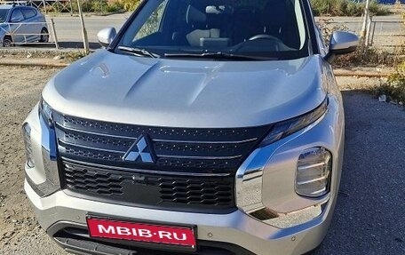 Mitsubishi Outlander, 2022 год, 3 550 000 рублей, 1 фотография