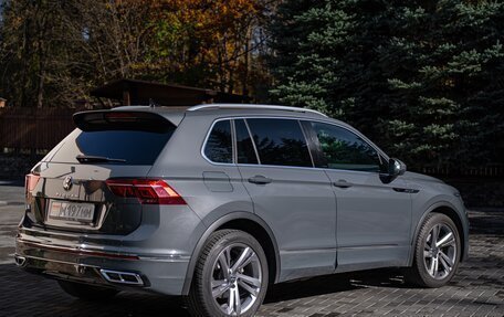 Volkswagen Tiguan II, 2021 год, 3 200 000 рублей, 2 фотография