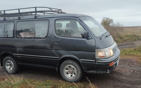 Toyota HiAce H100, 1993 год, 550 000 рублей, 4 фотография