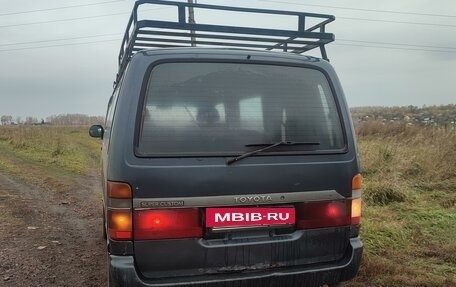 Toyota HiAce H100, 1993 год, 550 000 рублей, 2 фотография