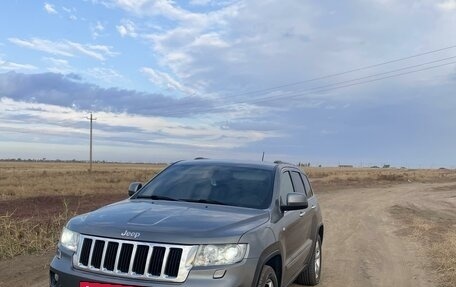 Jeep Grand Cherokee, 2012 год, 2 090 000 рублей, 2 фотография