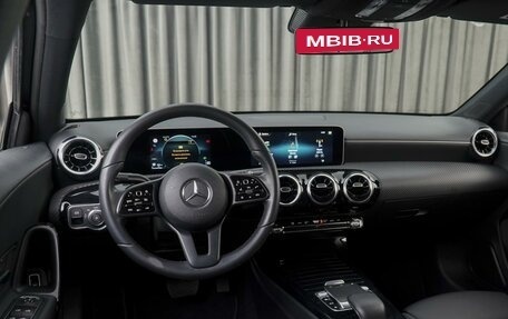 Mercedes-Benz A-Класс, 2019 год, 3 390 000 рублей, 6 фотография