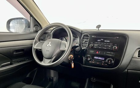 Mitsubishi Outlander III рестайлинг 3, 2012 год, 1 450 000 рублей, 13 фотография