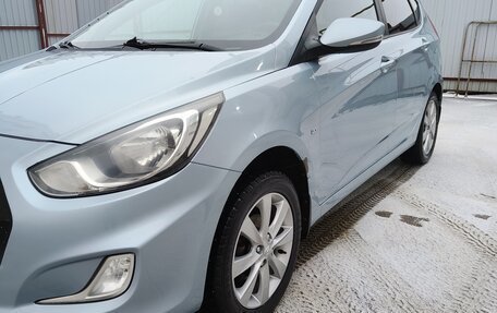 Hyundai Solaris II рестайлинг, 2012 год, 850 000 рублей, 2 фотография