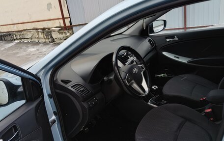 Hyundai Solaris II рестайлинг, 2012 год, 850 000 рублей, 15 фотография