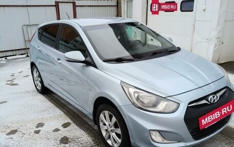 Hyundai Solaris II рестайлинг, 2012 год, 850 000 рублей, 10 фотография