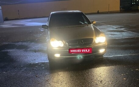 Mercedes-Benz C-Класс, 2002 год, 450 000 рублей, 2 фотография