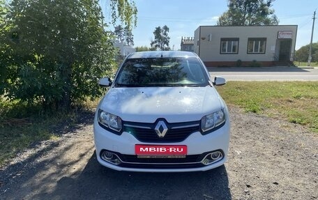 Renault Logan II, 2016 год, 900 000 рублей, 1 фотография