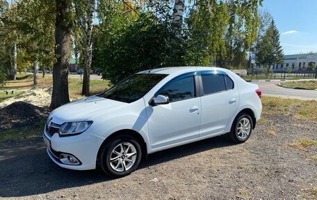 Renault Logan II, 2016 год, 900 000 рублей, 3 фотография