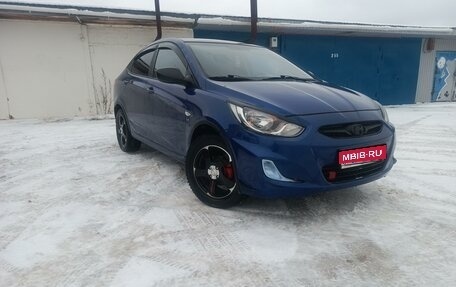 Hyundai Solaris II рестайлинг, 2011 год, 840 000 рублей, 1 фотография