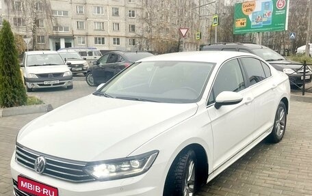 Volkswagen Passat B8 рестайлинг, 2018 год, 1 950 000 рублей, 1 фотография