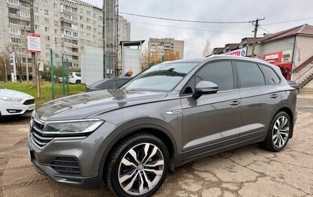 Volkswagen Touareg III, 2018 год, 4 800 000 рублей, 2 фотография