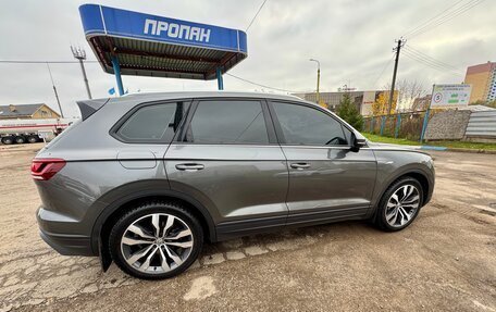 Volkswagen Touareg III, 2018 год, 4 800 000 рублей, 14 фотография