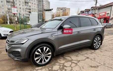 Volkswagen Touareg III, 2018 год, 4 800 000 рублей, 3 фотография