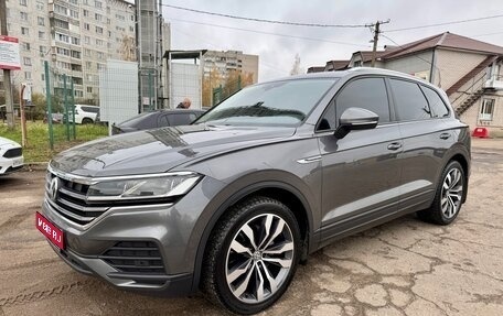 Volkswagen Touareg III, 2018 год, 4 800 000 рублей, 1 фотография