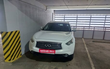 Infiniti FX II, 2011 год, 2 150 000 рублей, 26 фотография