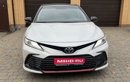 Toyota Camry, 2021 год, 4 500 000 рублей, 2 фотография