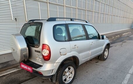 Chevrolet Niva I рестайлинг, 2011 год, 440 000 рублей, 3 фотография