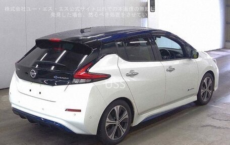 Nissan Leaf II, 2017 год, 1 700 000 рублей, 9 фотография