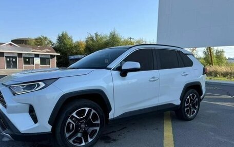 Toyota RAV4, 2022 год, 3 070 000 рублей, 1 фотография