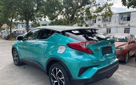 Toyota C-HR I рестайлинг, 2020 год, 1 870 000 рублей, 6 фотография