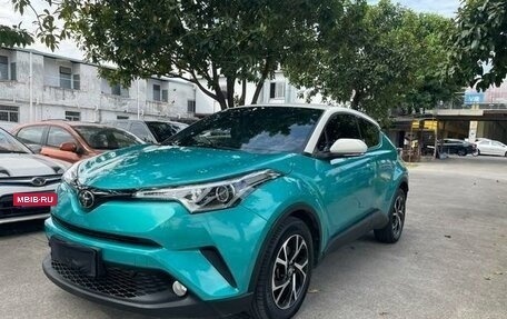 Toyota C-HR I рестайлинг, 2020 год, 1 870 000 рублей, 2 фотография