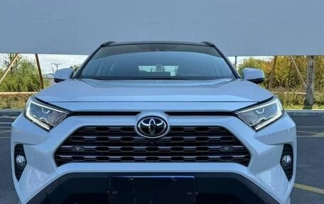 Toyota RAV4, 2022 год, 3 070 000 рублей, 2 фотография