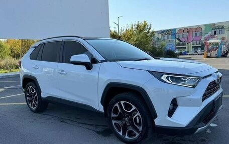 Toyota RAV4, 2022 год, 3 070 000 рублей, 3 фотография