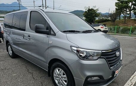 Hyundai Grand Starex Grand Starex I рестайлинг 2, 2020 год, 2 356 000 рублей, 3 фотография