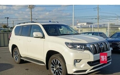 Toyota Land Cruiser Prado 150 рестайлинг 2, 2023 год, 7 545 000 рублей, 3 фотография