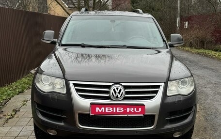 Volkswagen Touareg III, 2008 год, 1 300 000 рублей, 1 фотография