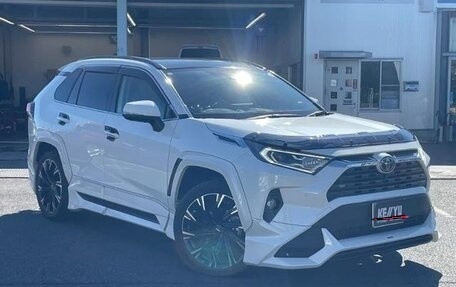 Toyota RAV4, 2021 год, 2 300 000 рублей, 1 фотография