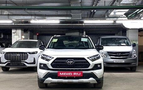 Toyota RAV4, 2024 год, 4 950 000 рублей, 2 фотография