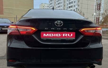 Toyota Camry, 2018 год, 2 950 000 рублей, 8 фотография