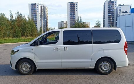 Hyundai H-1 II рестайлинг, 2018 год, 3 150 000 рублей, 8 фотография