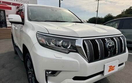 Toyota Land Cruiser Prado 150 рестайлинг 2, 2022 год, 5 670 000 рублей, 3 фотография