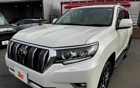 Toyota Land Cruiser Prado 150 рестайлинг 2, 2022 год, 5 670 000 рублей, 2 фотография