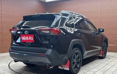 Toyota RAV4, 2022 год, 2 470 000 рублей, 4 фотография