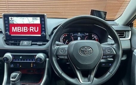 Toyota RAV4, 2022 год, 2 470 000 рублей, 22 фотография