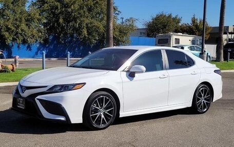 Toyota Camry, 2024 год, 4 990 000 рублей, 2 фотография