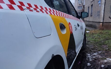 Renault Logan II, 2019 год, 430 000 рублей, 10 фотография