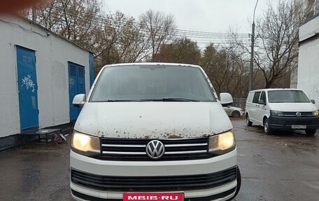 Volkswagen Caravelle T6 рестайлинг, 2015 год, 1 700 000 рублей, 17 фотография