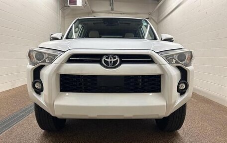 Toyota 4Runner V, 2022 год, 9 470 000 рублей, 2 фотография