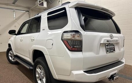 Toyota 4Runner V, 2022 год, 9 470 000 рублей, 3 фотография