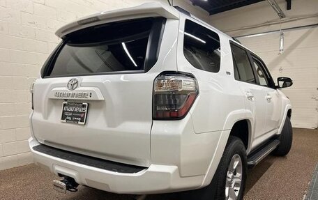 Toyota 4Runner V, 2022 год, 9 470 000 рублей, 5 фотография