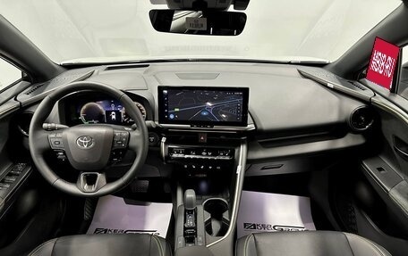 Toyota C-HR, 2024 год, 5 950 000 рублей, 35 фотография